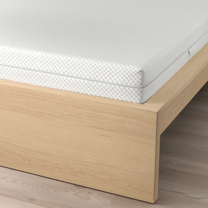 IKEA MALM МАЛЬМ, каркас ліжка з матрацом, білений дубовий шпон / ОБЮГДА жорсткий, 140x200 см 595.440.71 фото №2