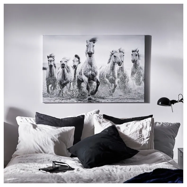 IKEA BJÖRKSTA БЬЙОРКСТА, картина з рамкою, коні на воді / чорний, 118x78 см 895.089.05 фото №3