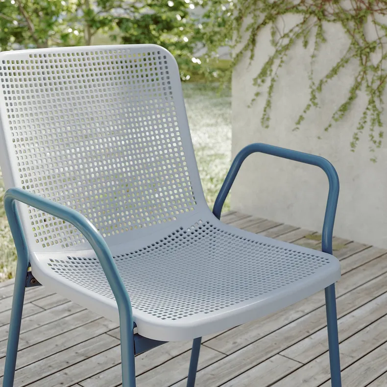 IKEA TORPARÖ ТОРПАРЕ, стіл+4 крісла з підлокітн, вуличний, білий/світло-сіро-блакитний, 130 см 494.948.68 фото №4