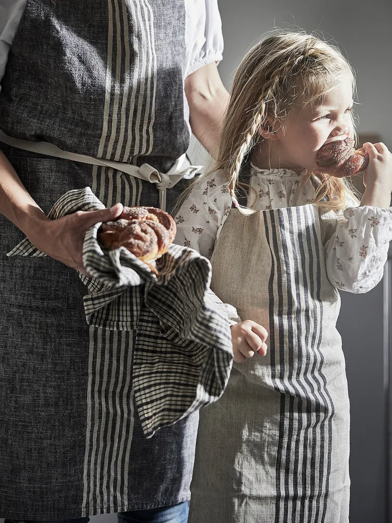 IKEA MARIATHERES МАРІАТХЕРЕС, дитячий фартух, бежевий, 45x57 см 304.795.80 фото №15