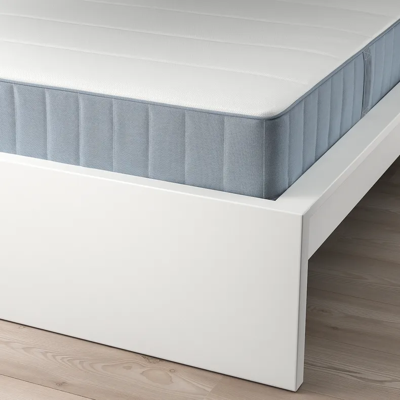 IKEA MALM МАЛЬМ, каркас кровати с матрасом, белый / Вестерёй твердый, 140x200 см 295.447.08 фото №2