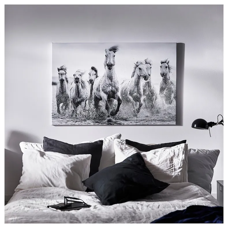 IKEA BJÖRKSTA БЬЁРКСТА, картина с рамой, Лошади на воде / серебро, 118x78 см 595.089.02 фото №3